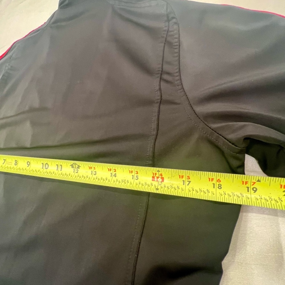 Women's black Adidas jacket with full zip and side pockets. - Picture 6 of 10
